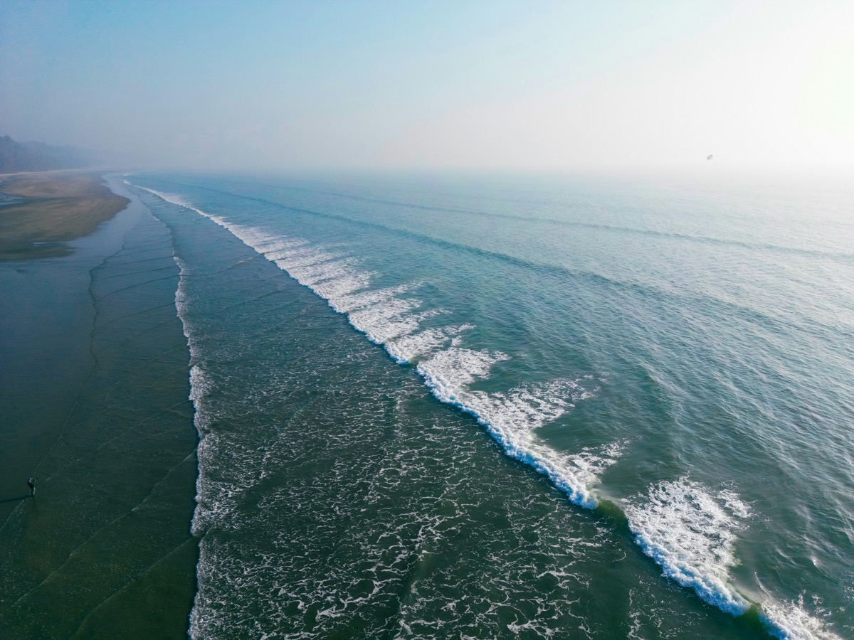 Relation v = λf: surface waves