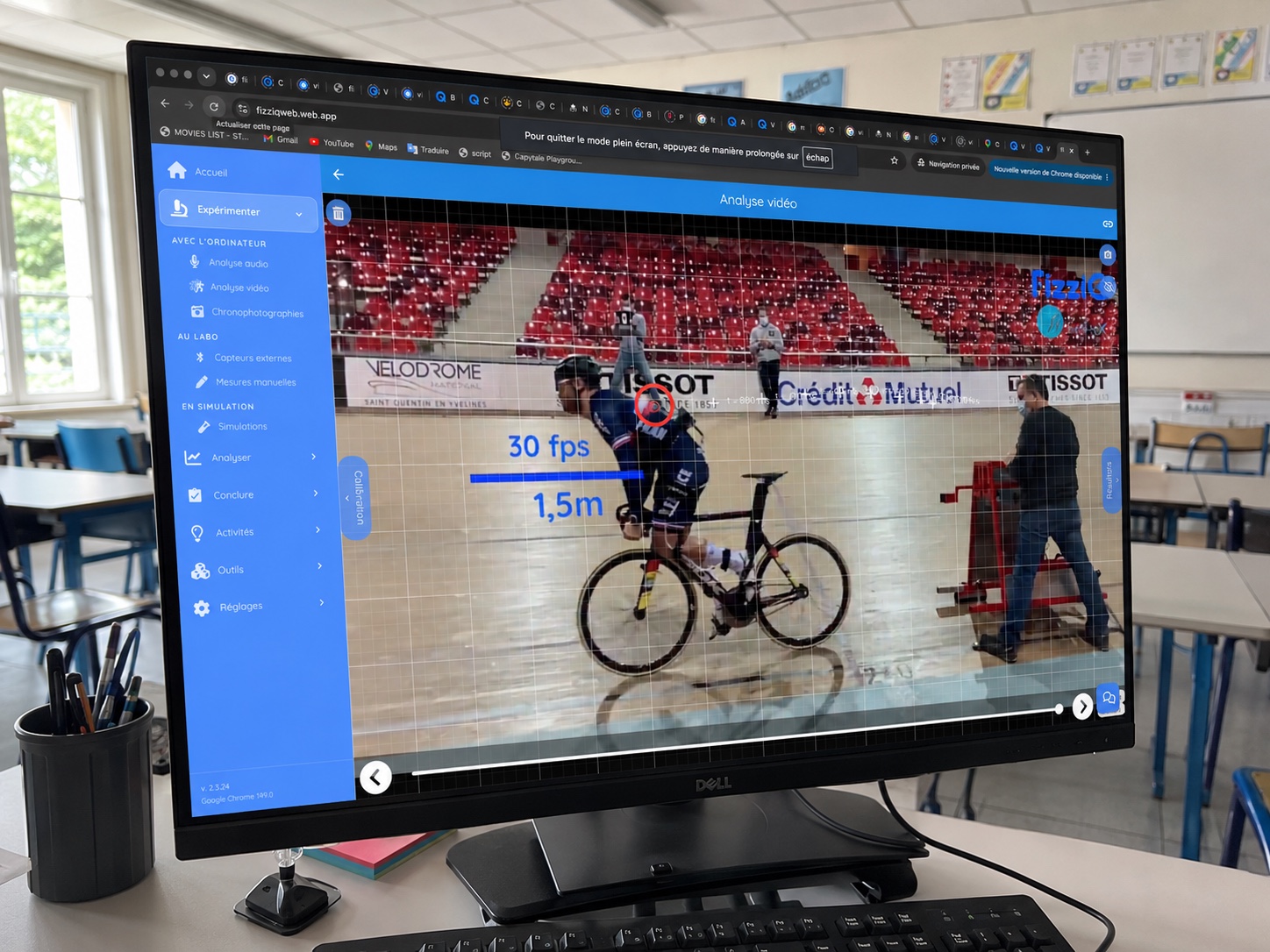 FizziQ Web sur un ordinateur de classe analysant une vidéo de cyclisme sur piste